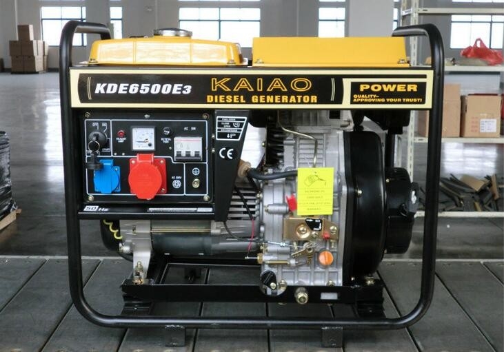 Generator Pembangkit Diesel Datar Air Cooled 4 Stroke Dengan Tangki Bahan Bakar 12.5L